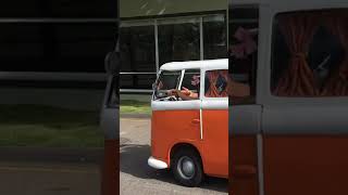 LULU PILOTANDO MINI KOMBI #Shorts