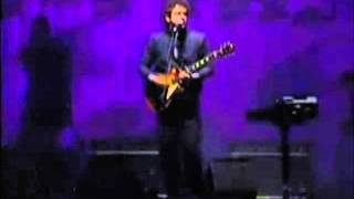 Gustavo Cerati - Artefacto - Quilmes Rock 2003.wmv
