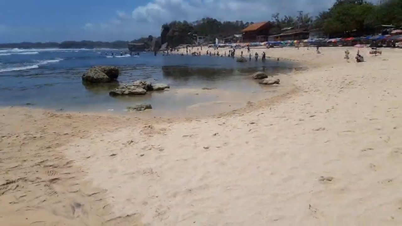 Keindahan Pantai  Indrayanti  di Yogyakarta Gunung Kidul 