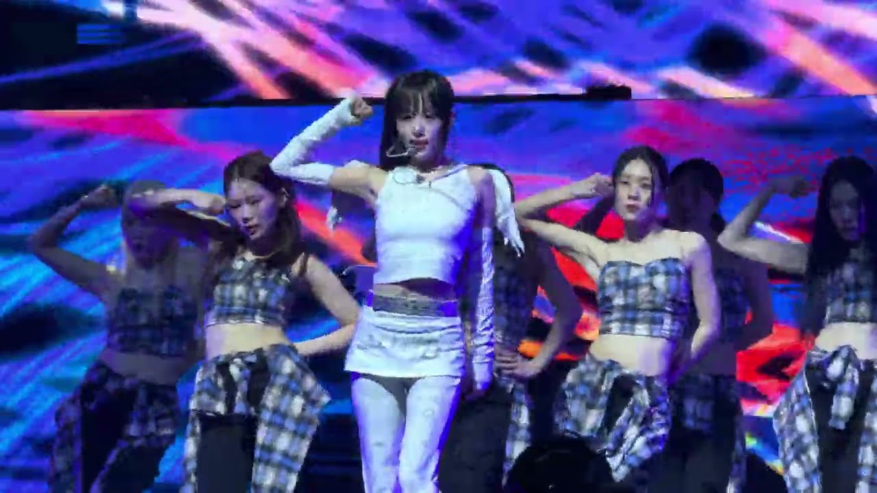 250125 YENA (최예나) - PRETTY BOYS ｜ 2025 YENA 1ST CONCERT 〈네모로부터 시작하는 이세계! 여행〉