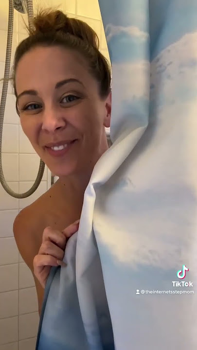 Showering with Cherie DeVille 🚿