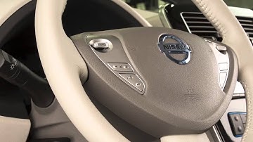 2014 Nissan LEAF - Non Navi Making, Receiving and Ending a Call (if so equipped)