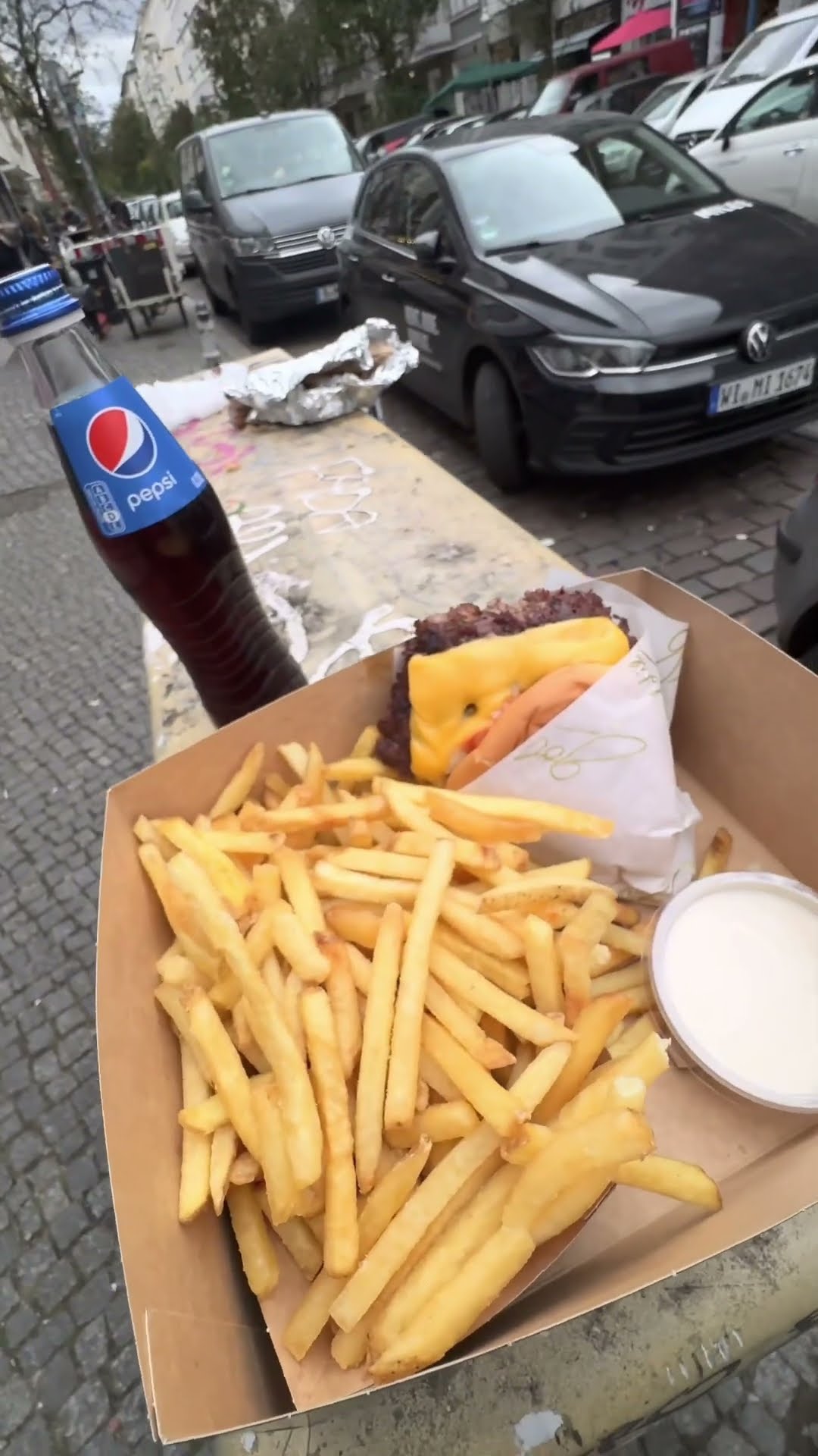 Ist das der BESTE BURGER Deutschlands? @goldies_pommes in Frankfurt | Asta2D