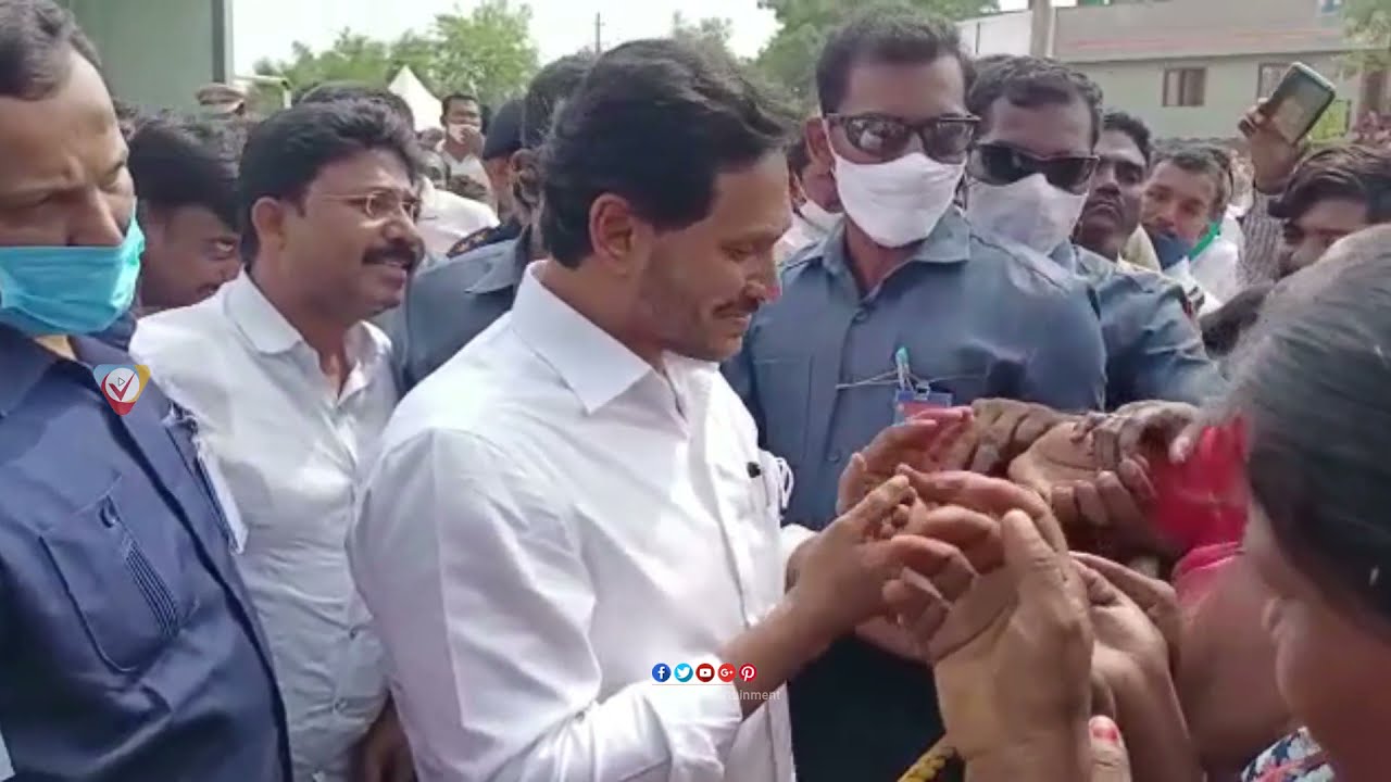 MUST WATCH నోరు జారిన ముఖ్యమంత్రి జగన్ YS Jagan Tongue Slip in Kadapa Flood Victims Tour