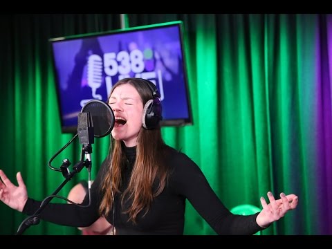 Maan - Warrior (The Voice Of Holland) live bij Evers Staat Op