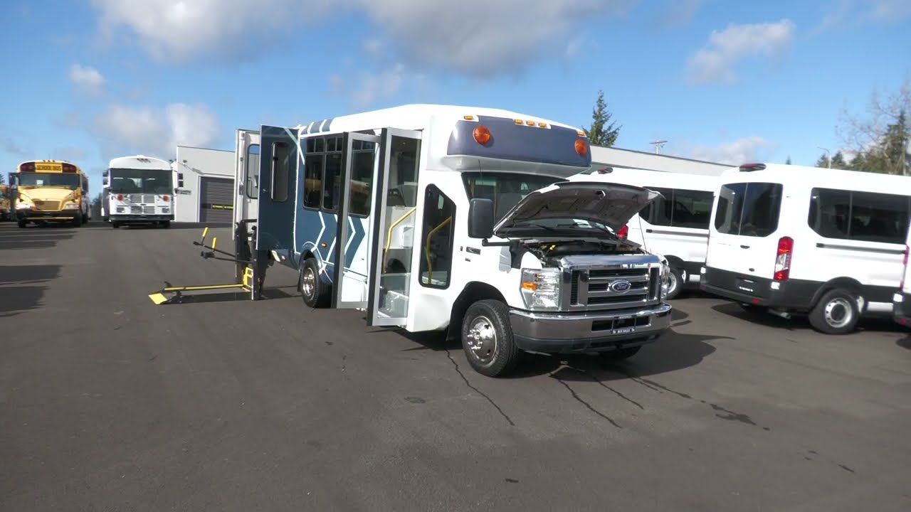 2014 Ford Eldorado Aerotech 12 Passenger + 2 Wheelchair ADA