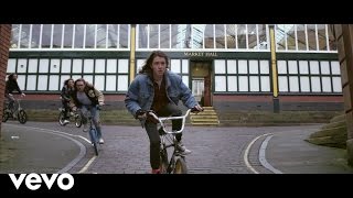 Смотреть клип Blossoms - Honey Sweet (Official Video)