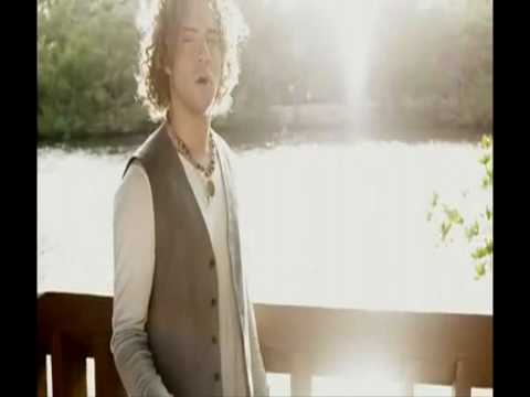 when I look at you Miley cyrus feat david bisbal (subtitulos spanish)