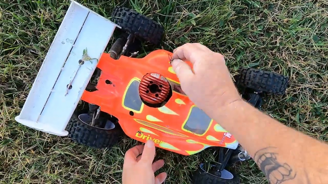 The PERFECT Nitro RC Car You Can't Buy! - 1/16 Kyosho Mini Inferno