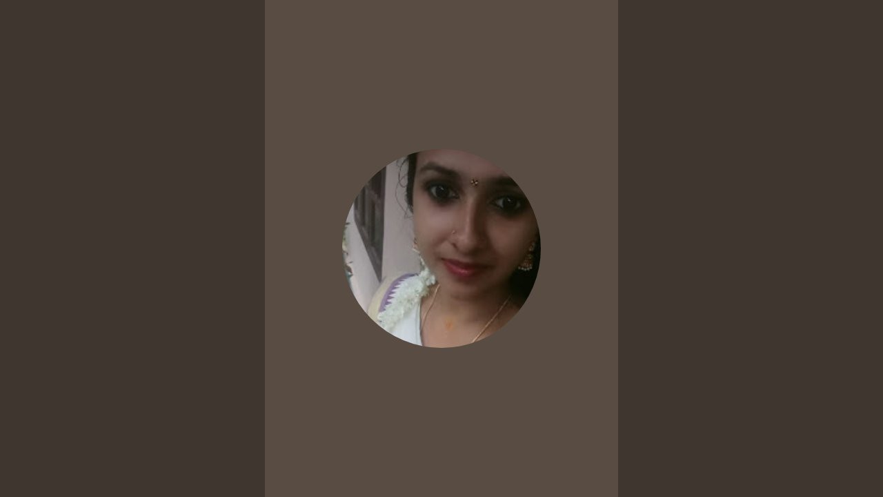 Foodie with family  is live