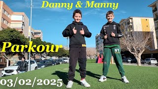 Dani Y Mani Juegan En Parkour