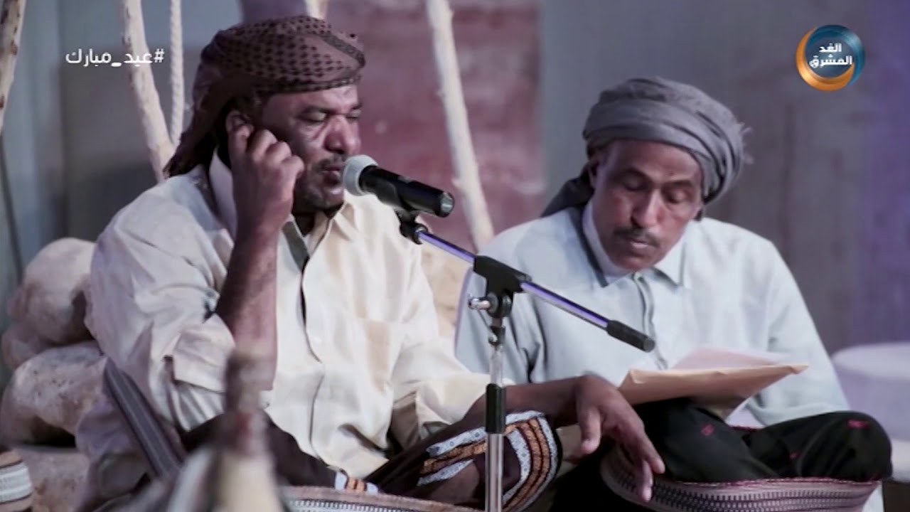 جلسة دان حضرمي | الفنان صالح كرامه بكر يشدو بأغنية من فن الدان الحضرمي - YouTube