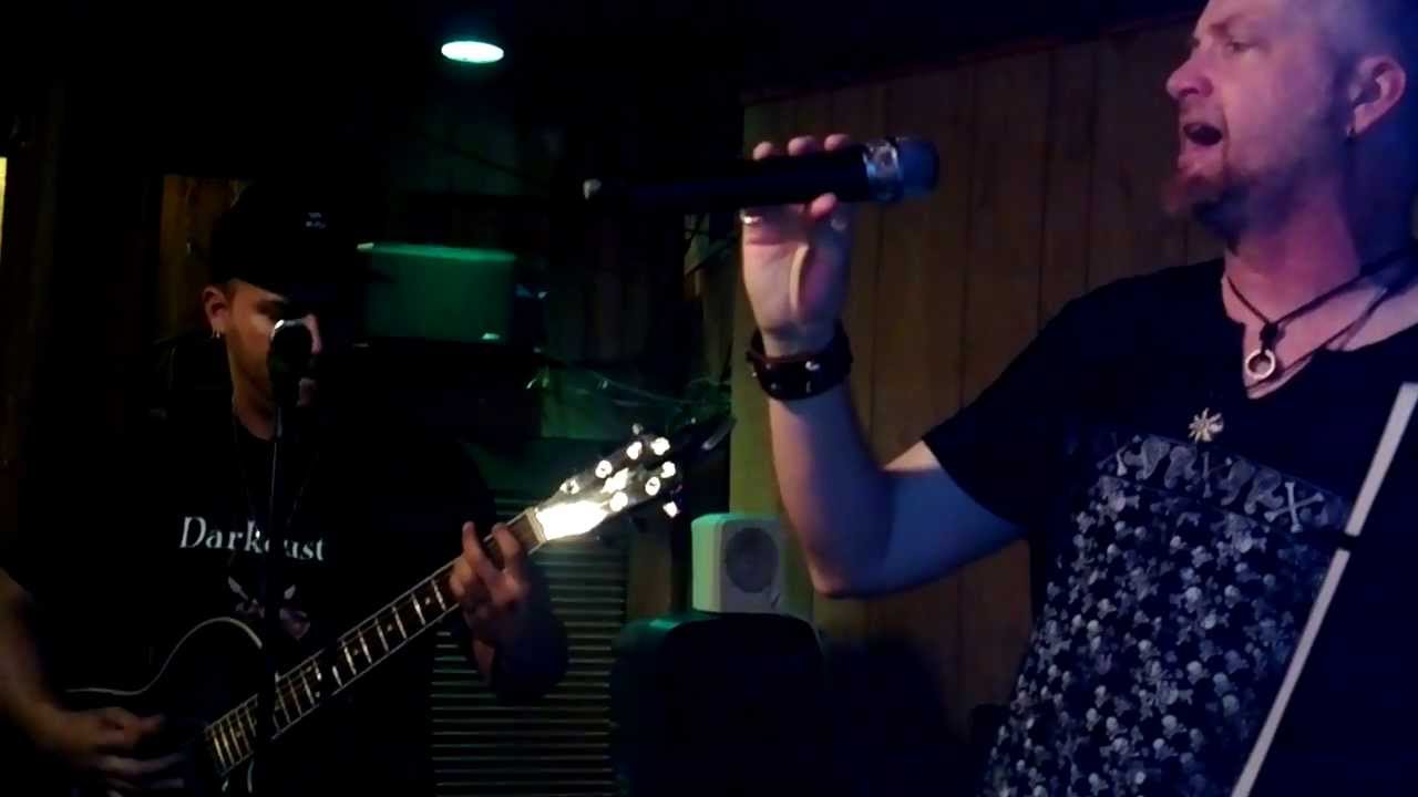 Hemorrhage (LIVE acoustic cover of Fuel) YouTube