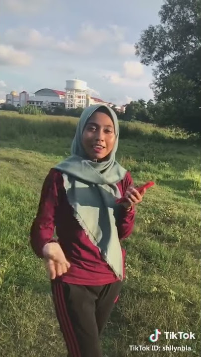 Awek tudung ketat