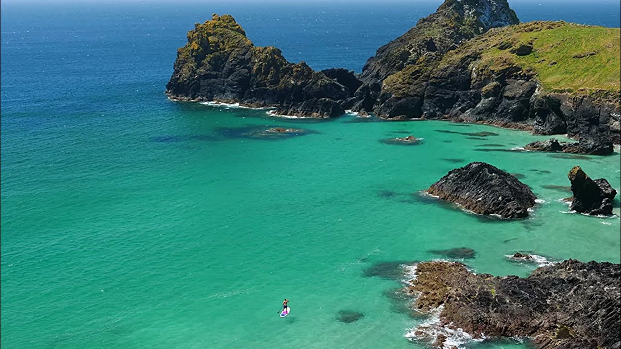 THE MOST BEAUTIFUL BEACH IN ENGLAND - KYNANCE COVE in Cornwall