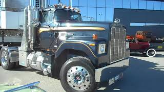 1975 Dodge Bighorn semi.