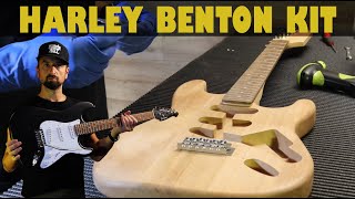 Assemblaggio e Personalizzazione di una Strato con il Kit Harley Benton - Guida Completa