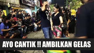 CANTIKNYA REKKK !!! AMBILKAN GELAS VERSI ANGKLUNG RAJAWALI MALIOBORO YOGYA