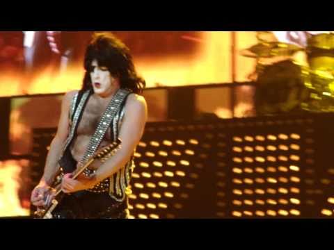 Paul Stanley - KISS - Alive 35 - HD Anaheim Honda Center 11/24/09