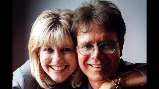 Video thumbnail of "Olivia Newton John & Cliff Richard - Suddenly (de repente)"