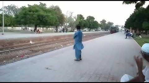 31Up Jinnah Express With Lead Of HGMU-30R-8220 Crossing In Tando Adam Junction