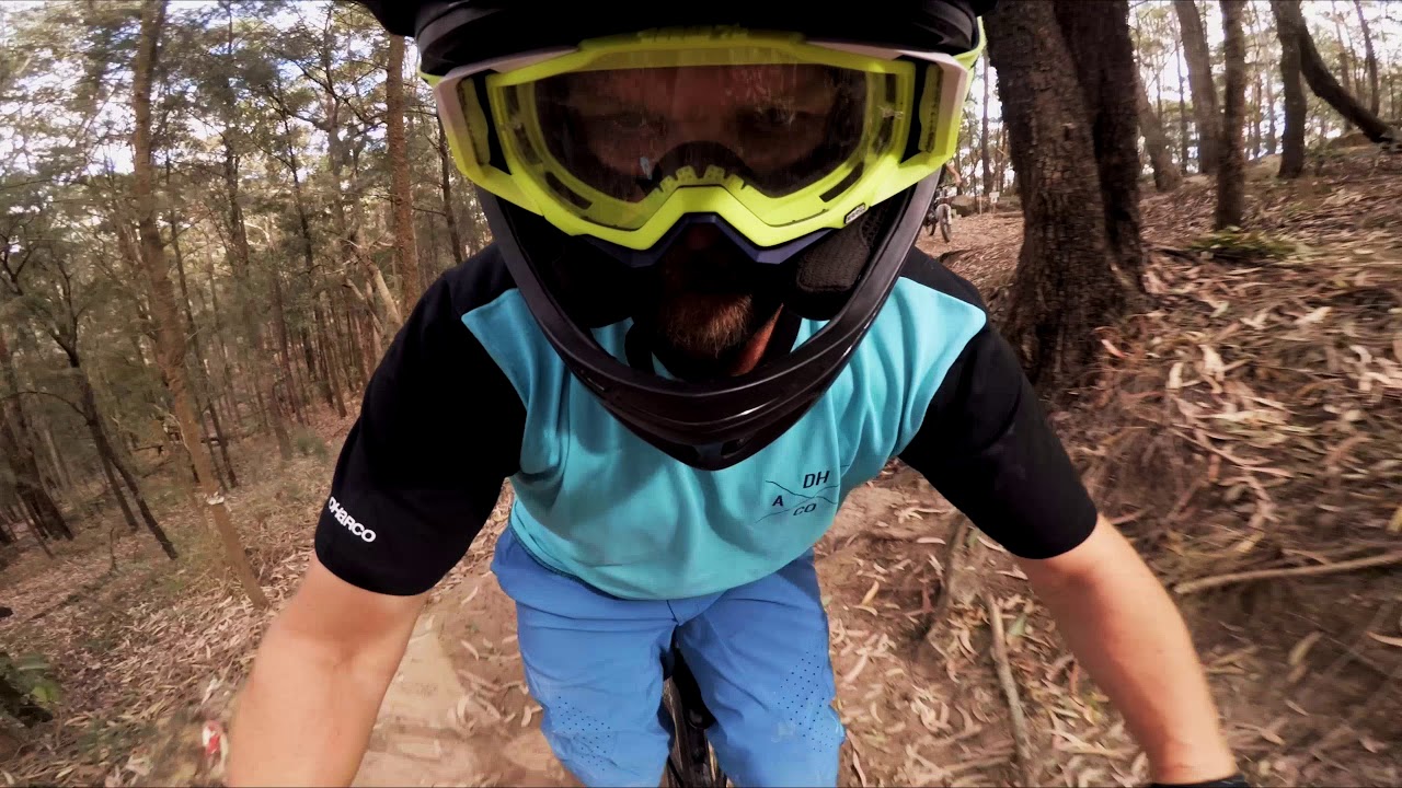 First laps at Awaba downhill - YouTube