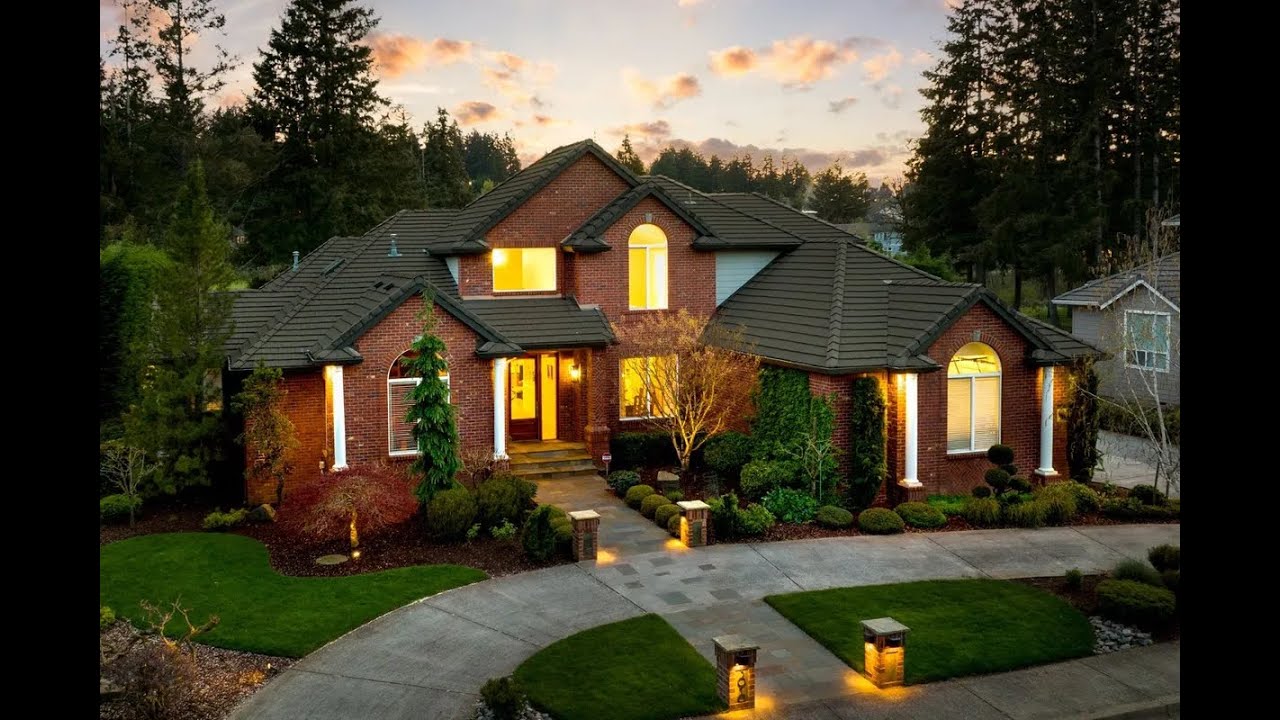 Exquisite Expansive Home in Camas, Washington | Sotheby's International Realty