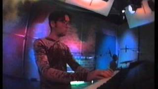 Video thumbnail of "SHAPE - GYENGÉDEN ( 2000 STUDIO KONCERT )"