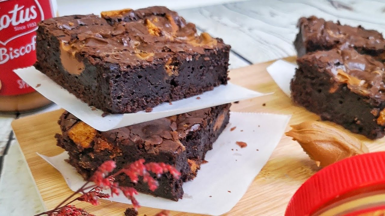 Biscoff Brownies/ Fudgy Brownies recipe YouTube