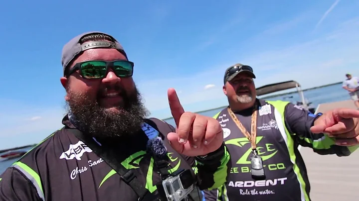 Searching for BIG Bass on Oneida Lake!