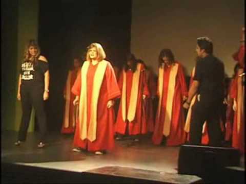 Somebody To Love ( Glee Version ) - Michelle Ubias , Carlos y Claudia Gonzalez