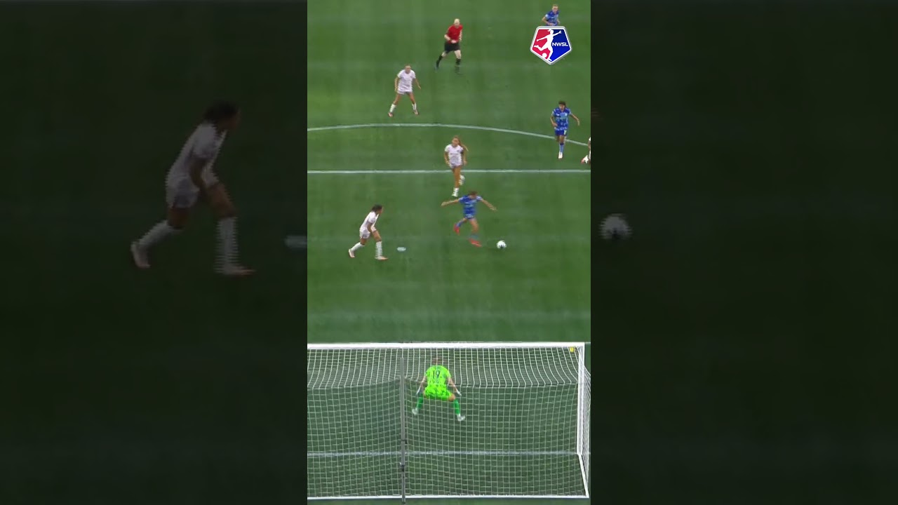 Menti magic. ✨ #nwsl #soccer #football #goal