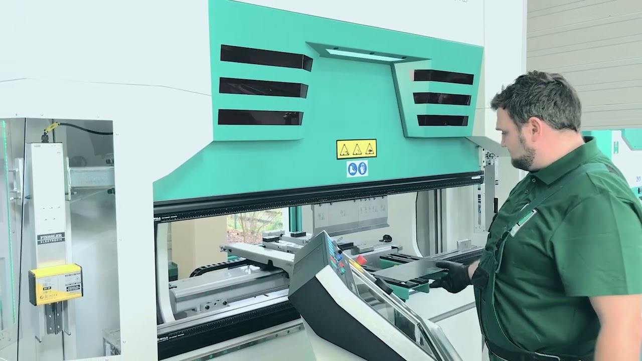 Industrie-Abkantpresse PRL10020 mit 3D-Steuerung