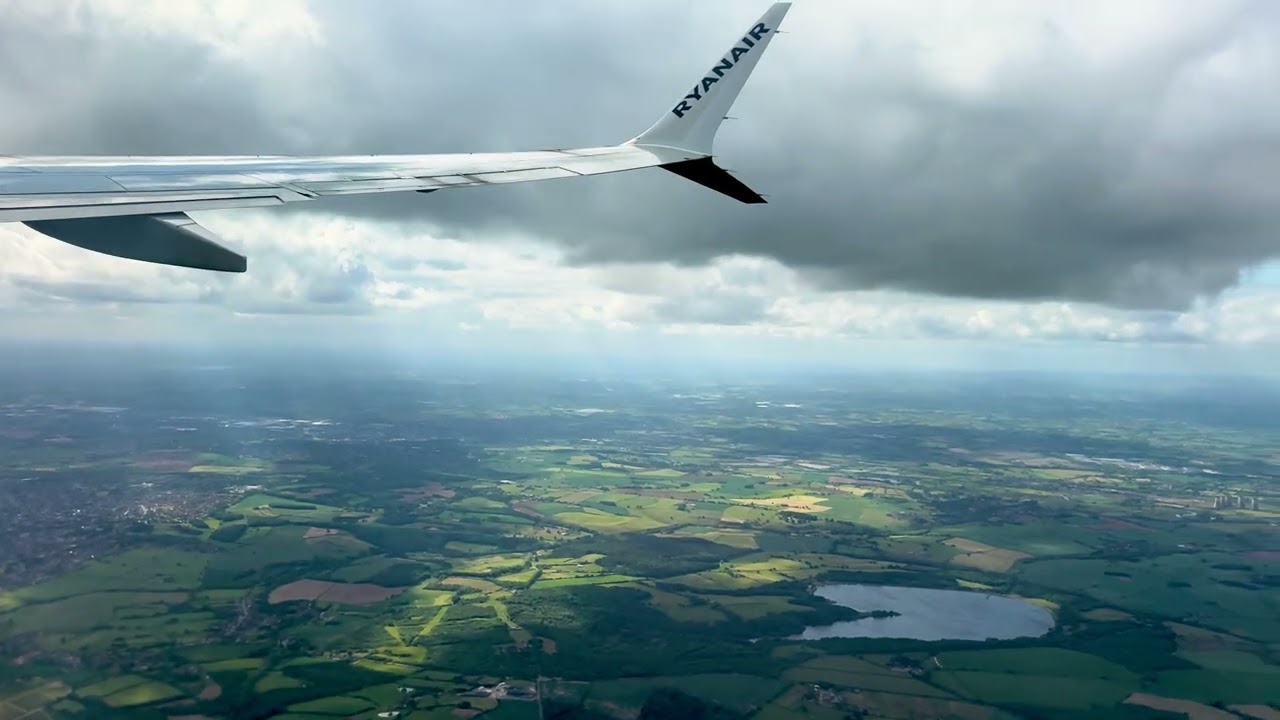 Ryanair Boeing 737-8200 (EI-HGP) take-off from East Midlands Airport to Malaga