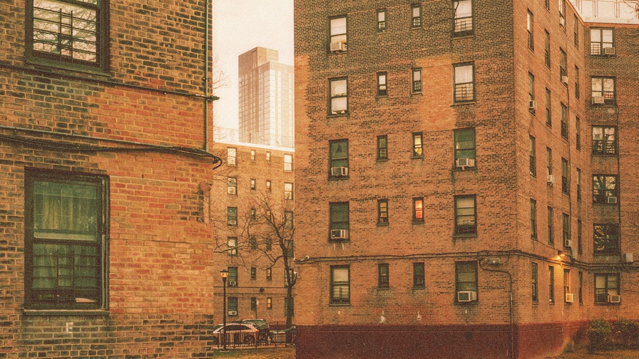 トラジェディ　TRAGEDY THE STORY OF QUEENSBRIDGE Queensbridge: Violence, Power & Survival in NYC's Largest Projects