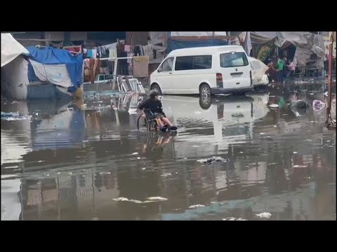 مياه الصرف الصحي تغرق الشوارع في جباليا شمال قطاع غزة