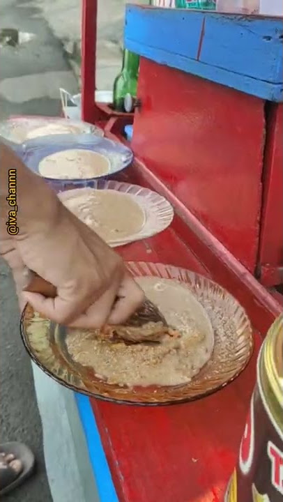 Berhentiin ketoprak depan rumah