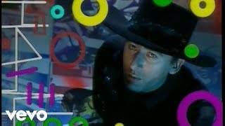 Video thumbnail of "Alain Bashung - L'Arrivée Du Tour"