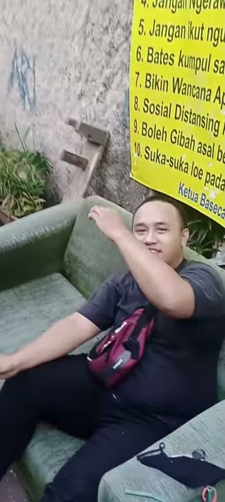 parah kepala botak di lempar petasan