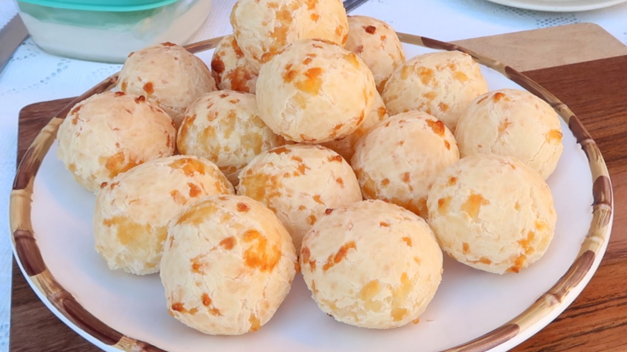 Pão de Queijo Caseiro com Polvilho Doce e Azedo – Crocante por fora ...