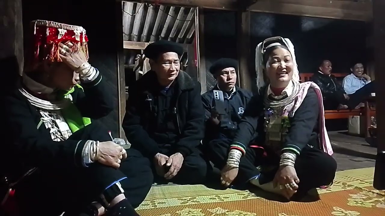 Cỏng Ỉn cón, Cô Liên, hát tại Đám cưới 1+1 rất hay