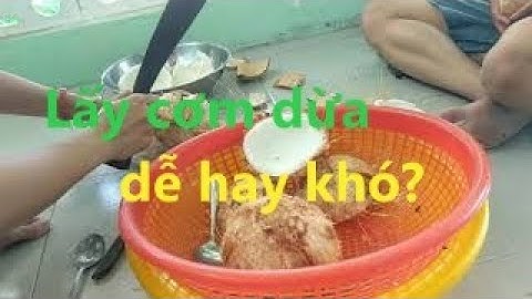 Cách Lấy Cơm Dừa Bá Đạo | Góc Bếp Nhỏ Xíu #5