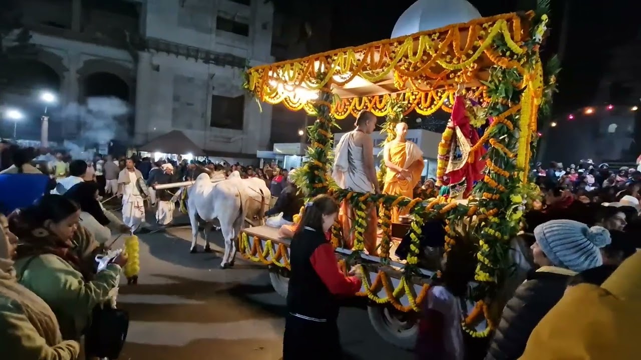Sondha Kalin Shree Radhakrishna er Shovajatra