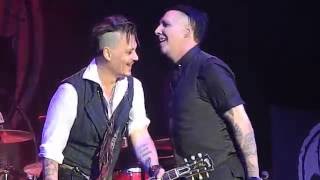 Hollywood Vampires featuring Marilyn Manson &quot; I&#39;m Eighteen&quot; 7/14/2016 Rock Fest