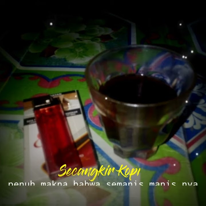 Secangkir kopi dan rokok