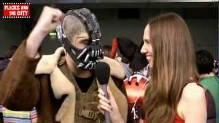Batman villain bane (tom hardy) loves his menacing mask in the dark
knight rises & feels so awesome he's boasting all about it at comic
con. more vs bat...