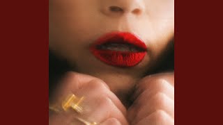 FEMME FATALE