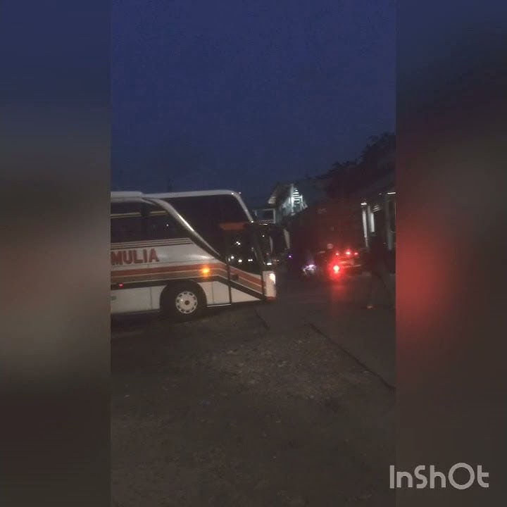 Keberangakatan malam Bus Gunung Mulia