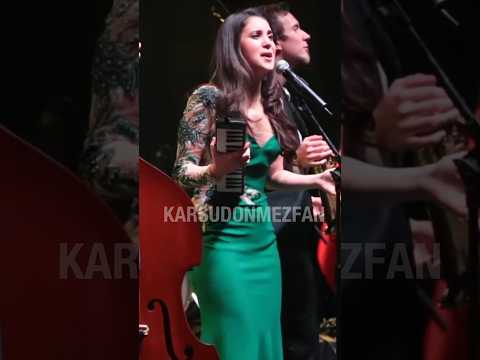 Bir elmanın yarısı biri sensin biri ben 🍎👥#karsu #konser #cover #karsudönmez #müzik #jazz #shorts