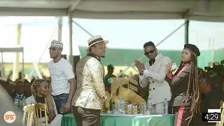 DIAMOND, HARMONIZE NA ALIKIBA WAWEKWA MTU KATI DODOMA. WAKAA MEZA MOJA.